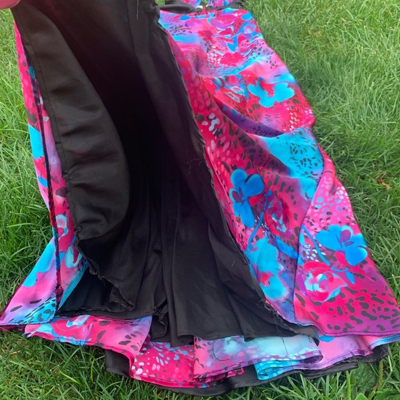 JOLIE silk satin halter v neck bold multicolour floral prom/formal dress. - Picture 4 of 14